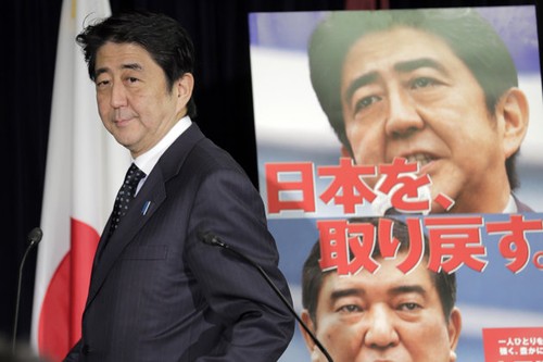Новому кабмину Японии предстоит преодолеть трудности во внешней политике и... - ảnh 1